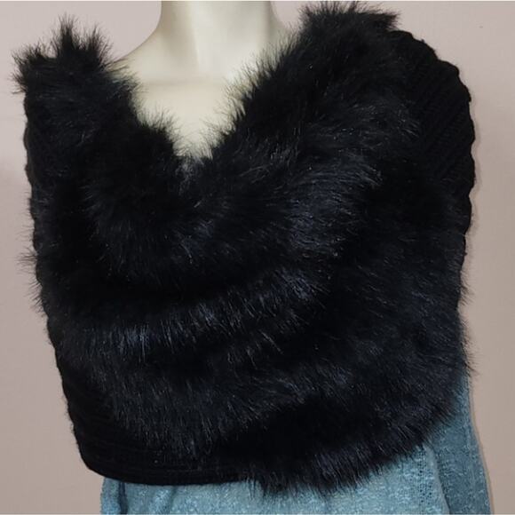 EXPRESS BLACK FAUX FUR ACRYLIC ETERNITY SCARF ONE SIZE - Picture 4 of 7
